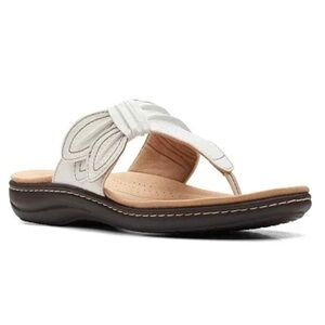 Clarks Laurieann Rae Womens White Leather Flower Thong Sandals model size 8.5